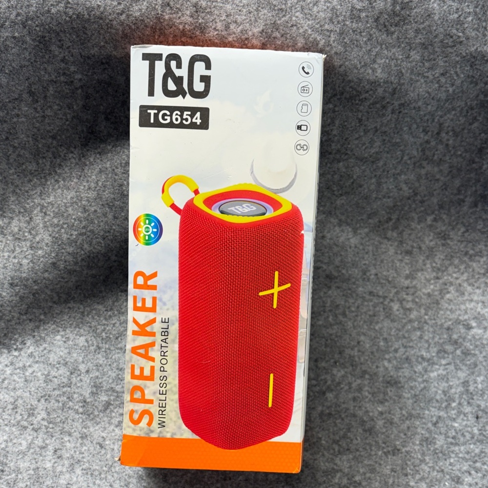 T&G wireless portable LED flashing music playing purple speaker